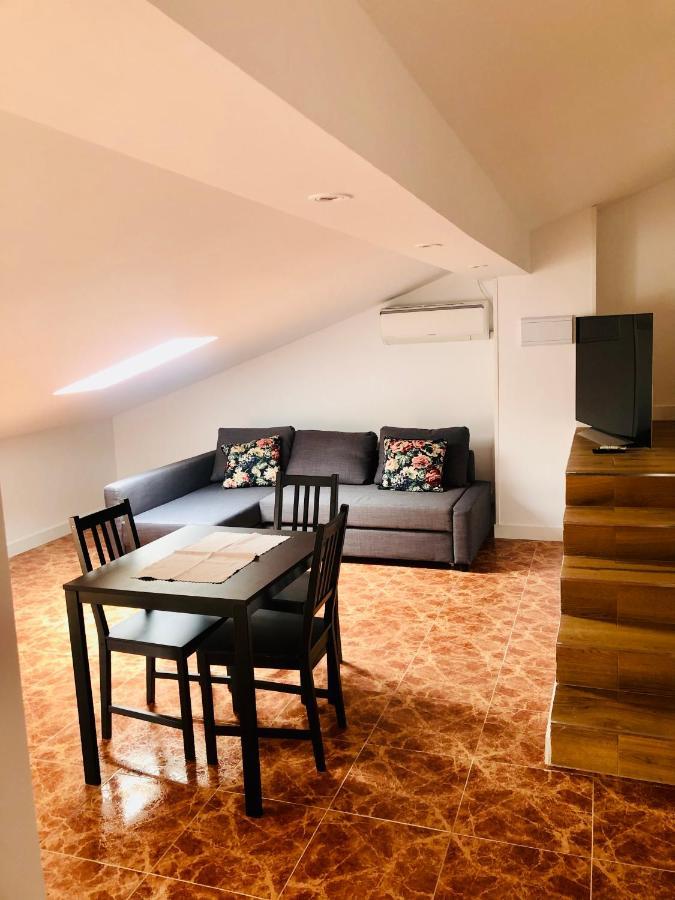 Apartamento Turistico Atico La Taberna Arenas de San Pedro Eksteriør bilde