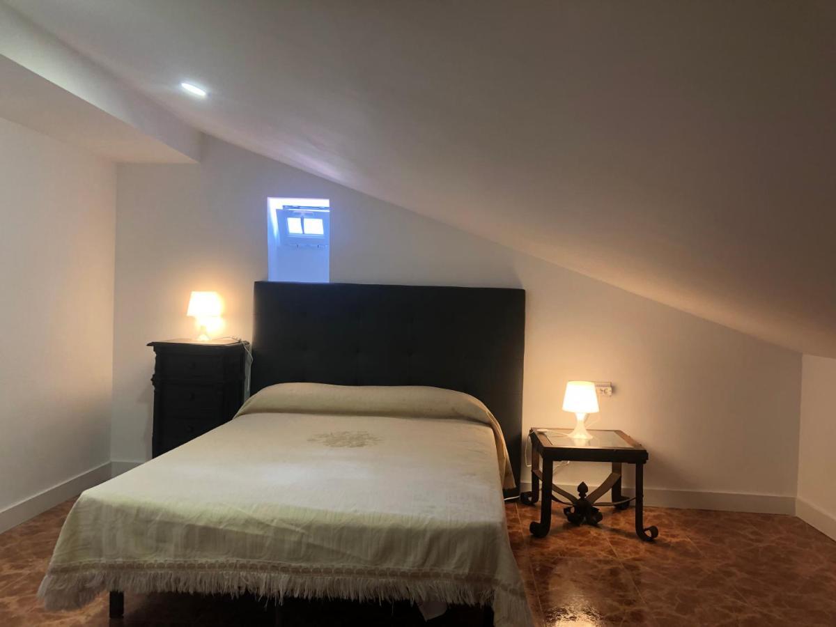 Apartamento Turistico Atico La Taberna Arenas de San Pedro Eksteriør bilde